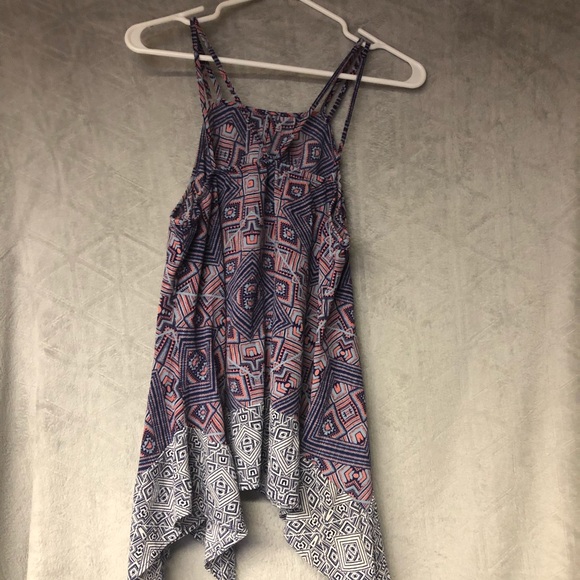 Maurices large tank - Picture 2 of 2